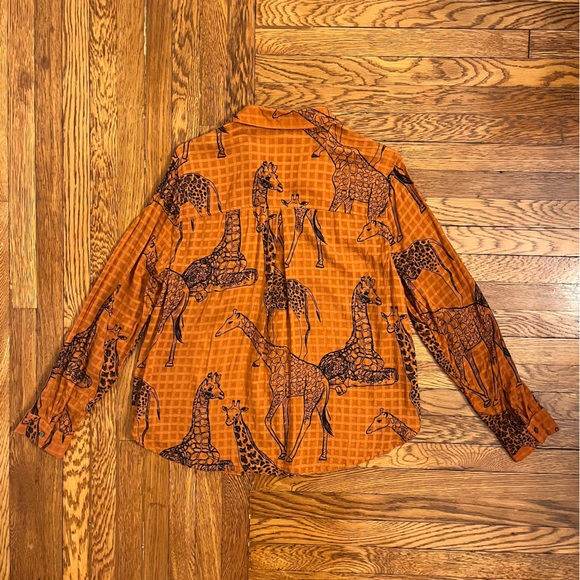 Jane + Delancey Orange Giraffe Print Casual Shirt - Picture 3 of 6